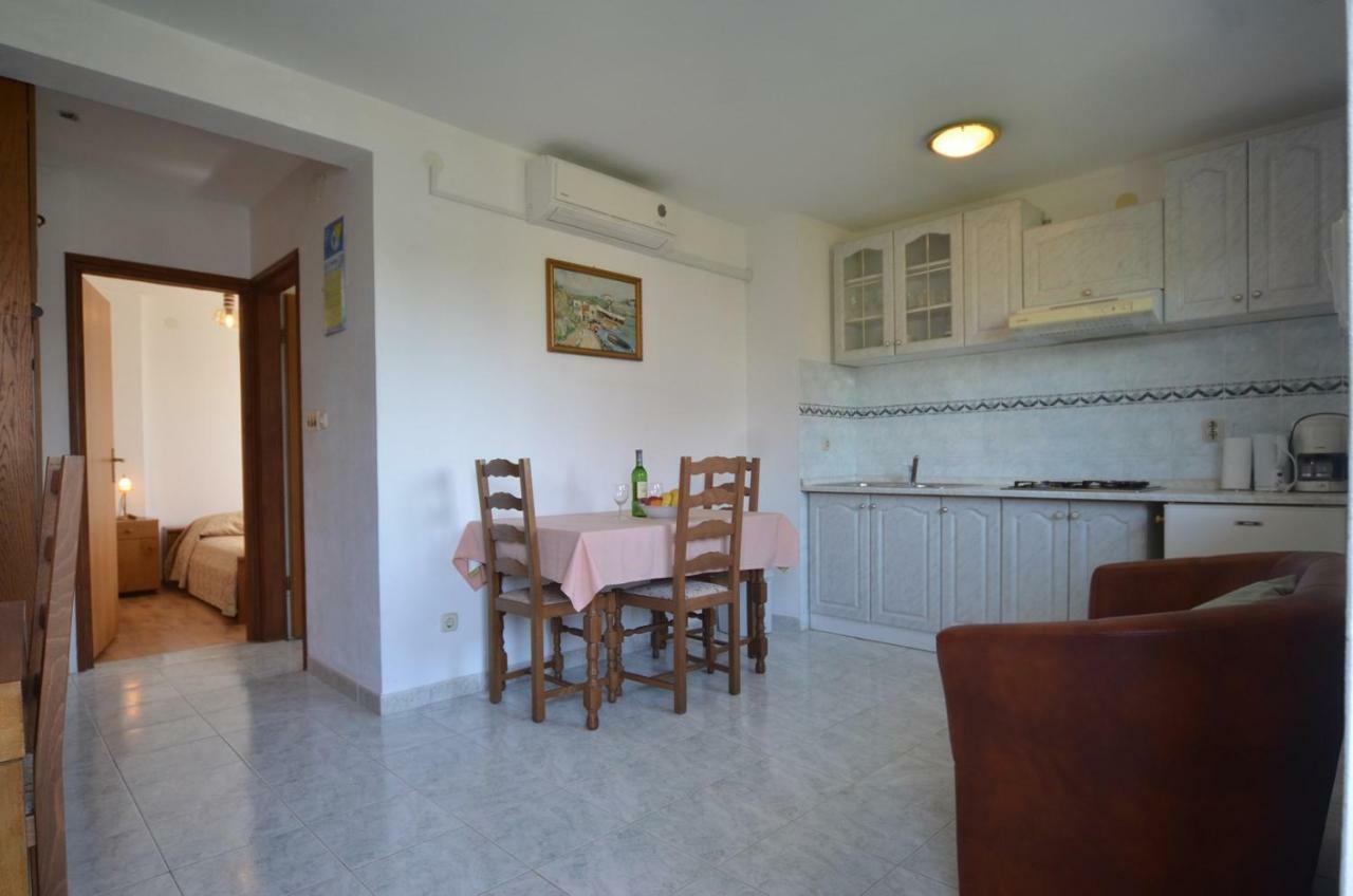 Koreni Apartments Ровінь Екстер'єр фото