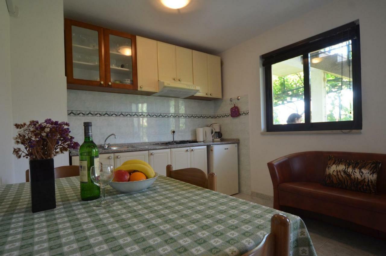 Koreni Apartments Ровінь Екстер'єр фото