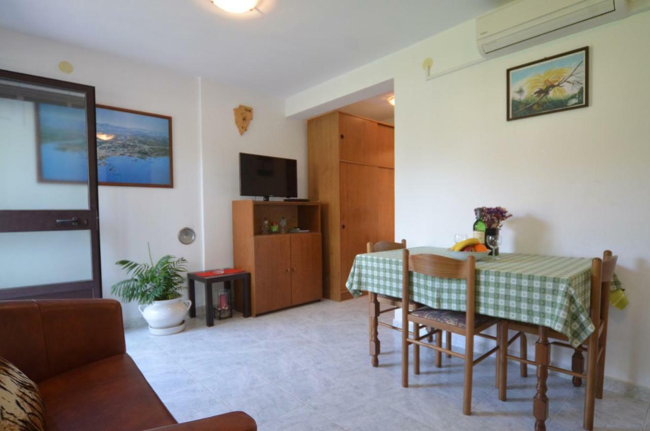 Koreni Apartments Ровінь Екстер'єр фото